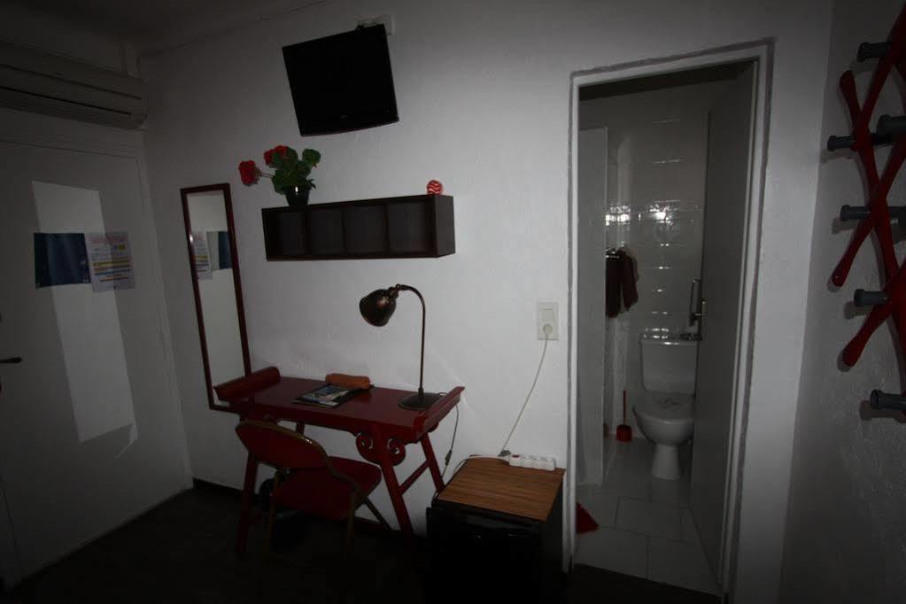 Hotel Clair Logis Argeles-sur-Mer Bagian luar foto